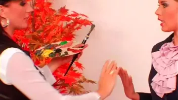 Smearing Paint All Over Each Other Screencap 21 on sinx.preview.netperv.com