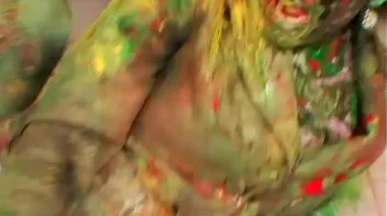 Smearing Paint All Over Each Other Screencap 57 on sinx.preview.netperv.com