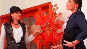 Smearing Paint All Over Each Other Screencap 7 on sinx.preview.netperv.com