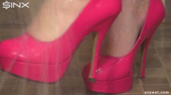 Wet And Messy From The Inside Out Screencap 5 on sinx.preview.netperv.com