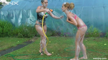 WAM Babes Clean Off After Food Fight Screencap 1 on sinx.preview.netperv.com