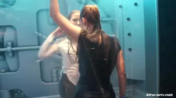 Shower Showdown! Screencap 57 on sinx.preview.netperv.com