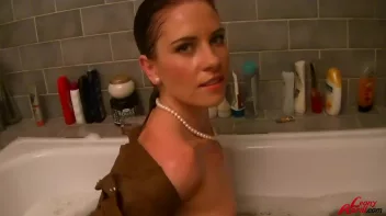 Rub-A-Dub Leony In The Tub Screencap 88 on sinx.preview.netperv.com