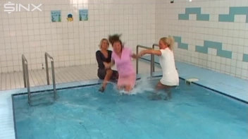 Bitches Bout, WAM Catfighting Babes Screencap 2 on sinx.preview.netperv.com