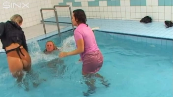 Bitches Bout, WAM Catfighting Babes Screencap 51 on sinx.preview.netperv.com