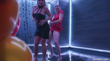 Show Us Wet You're Working With! Screencap 16 on sinx.preview.netperv.com