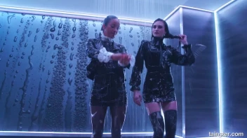 Show Us Wet You're Working With! Screencap 35 on sinx.preview.netperv.com