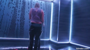 Show Us Wet You're Working With! Screencap 63 on sinx.preview.netperv.com