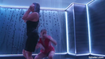 Show Us Wet You're Working With! Screencap 7 on sinx.preview.netperv.com