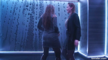 Show Us Wet You're Working With! Screencap 81 on sinx.preview.netperv.com