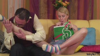 Club Cutie Piss Live Show Screencap 31 on sinx.preview.netperv.com