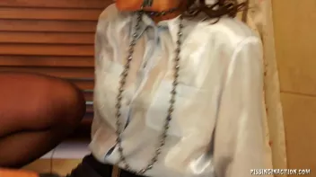 Champagne and Whirpools Can Only Mean One Thing Screencap 21 on sinx.preview.netperv.com