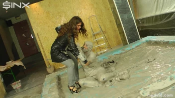 Assistant Helps Sexy Boss Out Of Muddy Pool Screencap 5 on sinx.preview.netperv.com