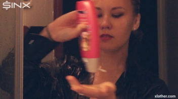 Solo Showering Seductress Screencap 13 on sinx.preview.netperv.com