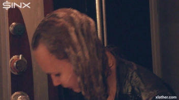 Solo Showering Seductress Screencap 14 on sinx.preview.netperv.com