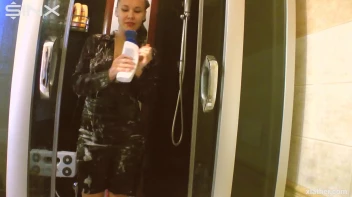Solo Showering Seductress Screencap 28 on sinx.preview.netperv.com
