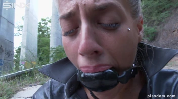 Topless Blonde Pissed On By Hot Femdom Bitch Screencap 24 on sinx.preview.netperv.com