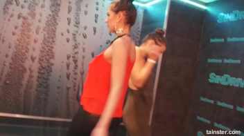 Amateur Cuties Shake It In The Shower! Screencap 25 on sinx.preview.netperv.com