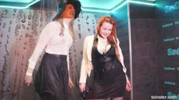 Amateur Cuties Shake It In The Shower! Screencap 4 on sinx.preview.netperv.com