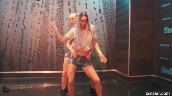 Amateur Cuties Shake It In The Shower! Screencap 65 on sinx.preview.netperv.com