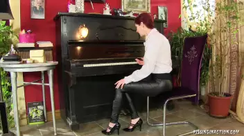 The Piano Piss Fix Screencap 2 on sinx.preview.netperv.com