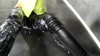 Getting Distracted Can Be Dirty Business Screencap 58 on sinx.preview.netperv.com