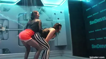 The best place for girls to get wet  Screencap 9 on sinx.preview.netperv.com