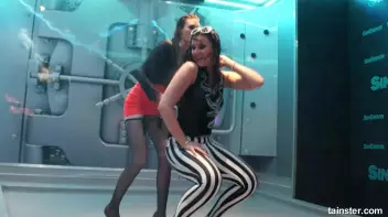 The best place for girls to get wet  Screencap 6 on sinx.preview.netperv.com