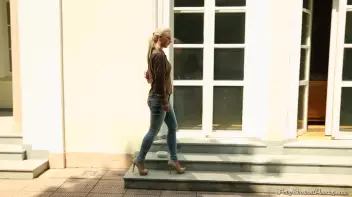 Piss Romp In The Grass Screencap 2 on sinx.preview.netperv.com