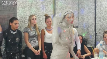 Messy Wrestling: Valentina Ross The Boss Throws Down In The Mud In Style!! Screencap 33 on sinx.preview.netperv.com