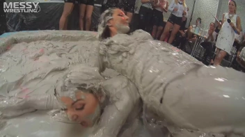 Messy Wrestling: Valentina Ross The Boss Throws Down In The Mud In Style!! Screencap 38 on sinx.preview.netperv.com