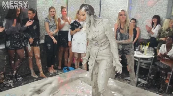 Messy Wrestling: Valentina Ross The Boss Throws Down In The Mud In Style!! Screencap 45 on sinx.preview.netperv.com