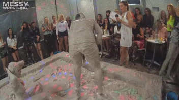 Messy Wrestling: Valentina Ross The Boss Throws Down In The Mud In Style!! Screencap 47 on sinx.preview.netperv.com