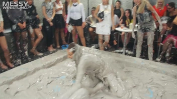 Messy Wrestling: Valentina Ross The Boss Throws Down In The Mud In Style!! Screencap 52 on sinx.preview.netperv.com
