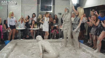 Messy Wrestling: Valentina Ross The Boss Throws Down In The Mud In Style!! Screencap 54 on sinx.preview.netperv.com