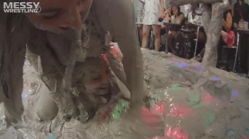 Messy Wrestling: Valentina Ross The Boss Throws Down In The Mud In Style!! Screencap 62 on sinx.preview.netperv.com