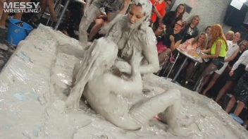 Messy Wrestling: Valentina Ross The Boss Throws Down In The Mud In Style!! Screencap 70 on sinx.preview.netperv.com