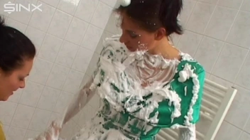 Two Messy Babes Covered In Foam Screencap 22 on sinx.preview.netperv.com