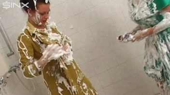 Two Messy Babes Covered In Foam Screencap 30 on sinx.preview.netperv.com