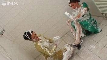 Two Messy Babes Covered In Foam Screencap 42 on sinx.preview.netperv.com