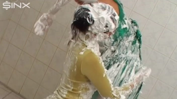 Two Messy Babes Covered In Foam Screencap 61 on sinx.preview.netperv.com