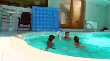 Super Soaked In The Pool Screencap 23 on sinx.preview.netperv.com