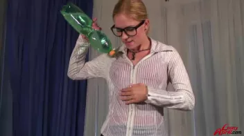 A Very Wet And Live Leony Screencap 18 on sinx.preview.netperv.com