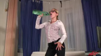 A Very Wet And Live Leony Screencap 20 on sinx.preview.netperv.com