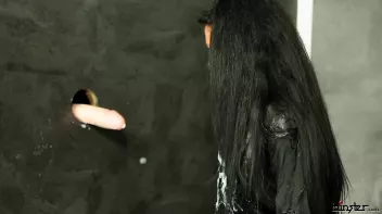 The Slimy Seance Screencap 11 on sinx.preview.netperv.com