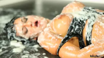 The Slimy Seance Screencap 111 on sinx.preview.netperv.com