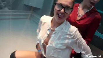 Showing Off Under The Showers Screencap 58 on sinx.preview.netperv.com