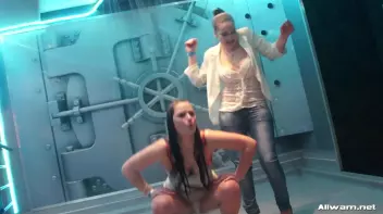 Showing Off Under The Showers Screencap 79 on sinx.preview.netperv.com