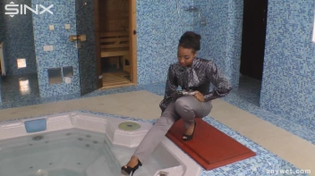 Fully Clothed Hot Tub Hotness Screencap 2 on sinx.preview.netperv.com