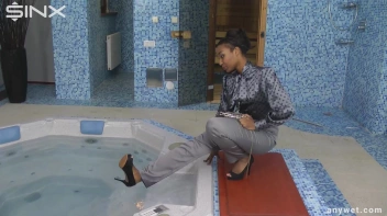 Fully Clothed Hot Tub Hotness Screencap 3 on sinx.preview.netperv.com